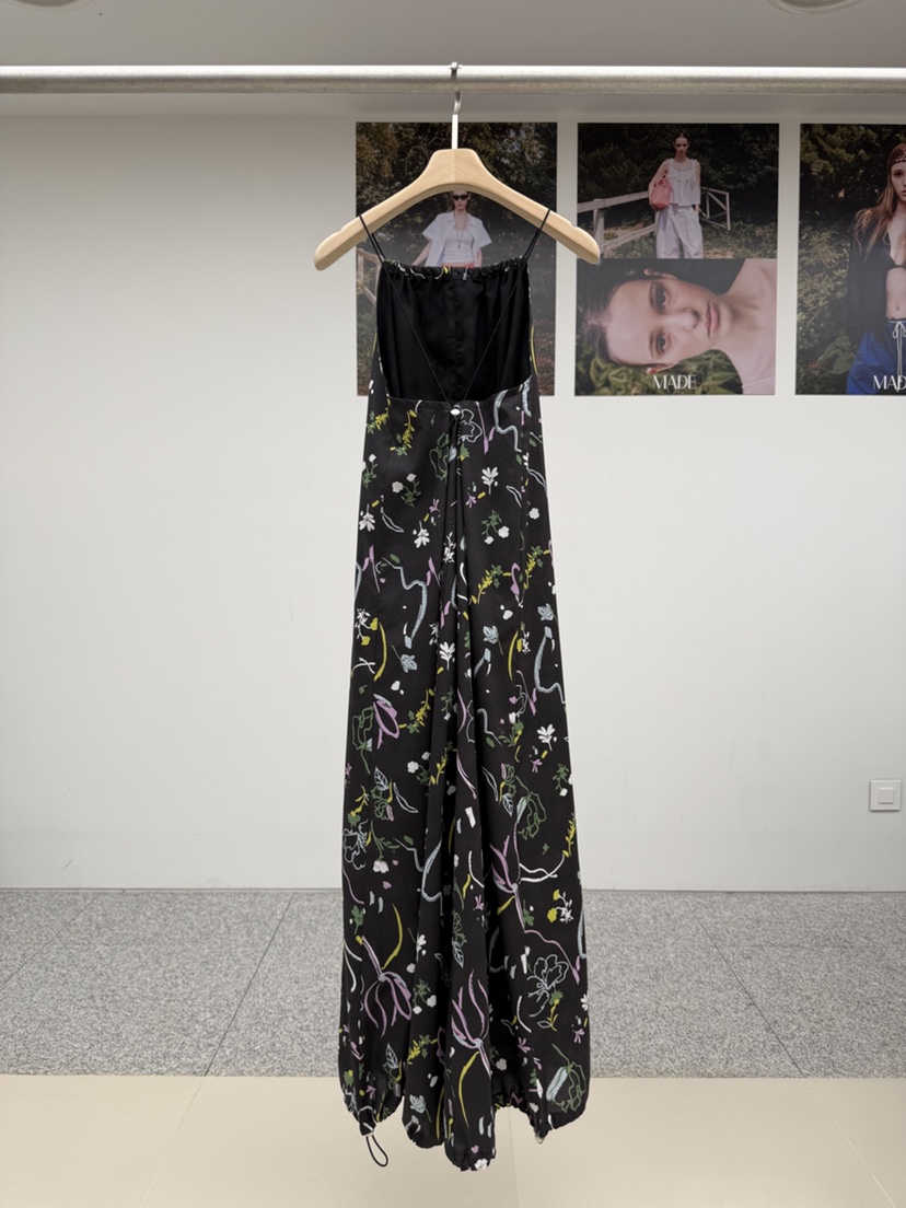 MADE-P韓國東大門直郵女裝新品人氣熱賣推薦時尚連衣裙OPSMADE-P連衣裙