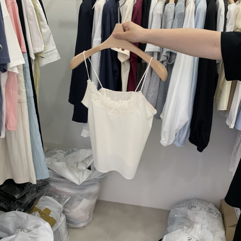 LELEN韓國直郵女裝新款時尚人氣推薦休閑吊帶背心蕾絲無袖LELEN吊帶/背心圖色1