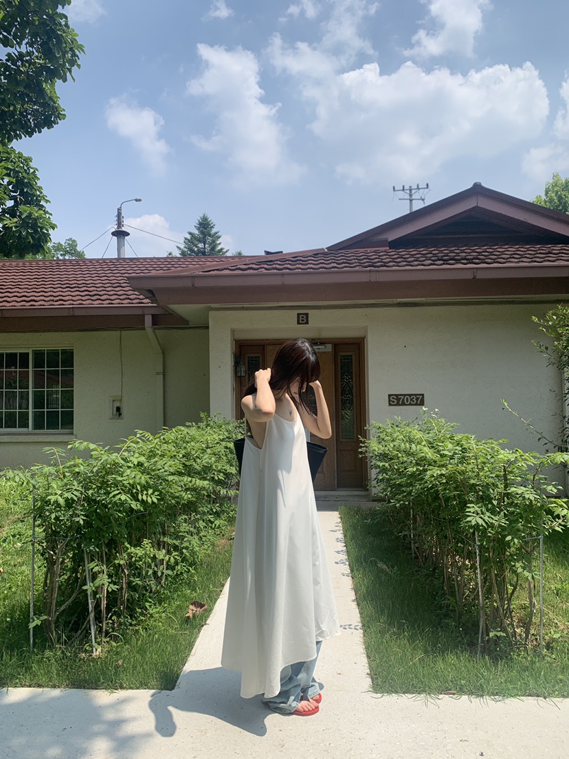 LOGARDEN韓國直郵女士新款時尚推薦26夏季連衣裙OPS含腰繩LO GARDEN連衣裙