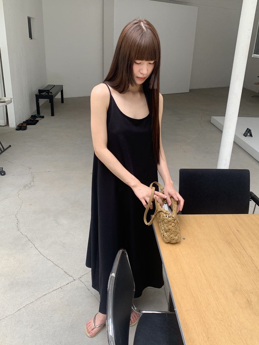 LOGARDEN韓國直郵女士新款時尚推薦26夏季連衣裙OPS含腰繩LO GARDEN連衣裙
