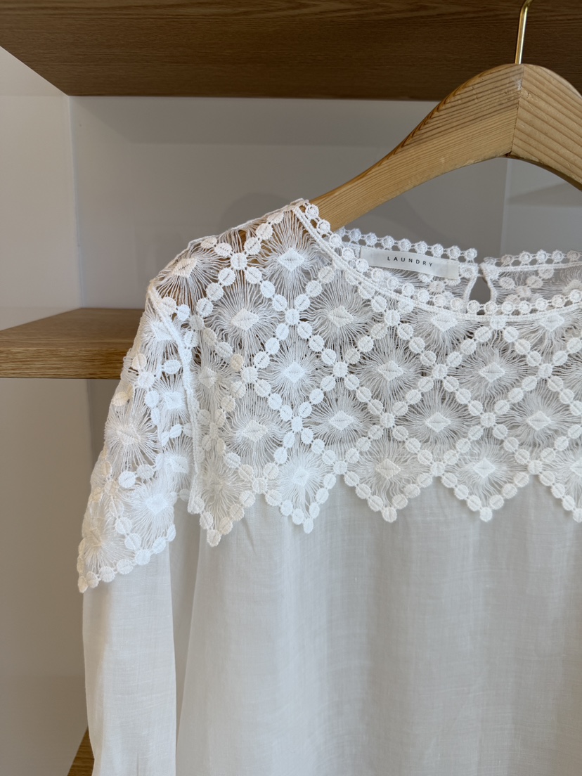 LAUNDRY韓國直郵女裝新品熱賣26夏季時尚襯衫蕾絲衫刺繡蕾絲LAUNDRY襯衫/蕾絲衫