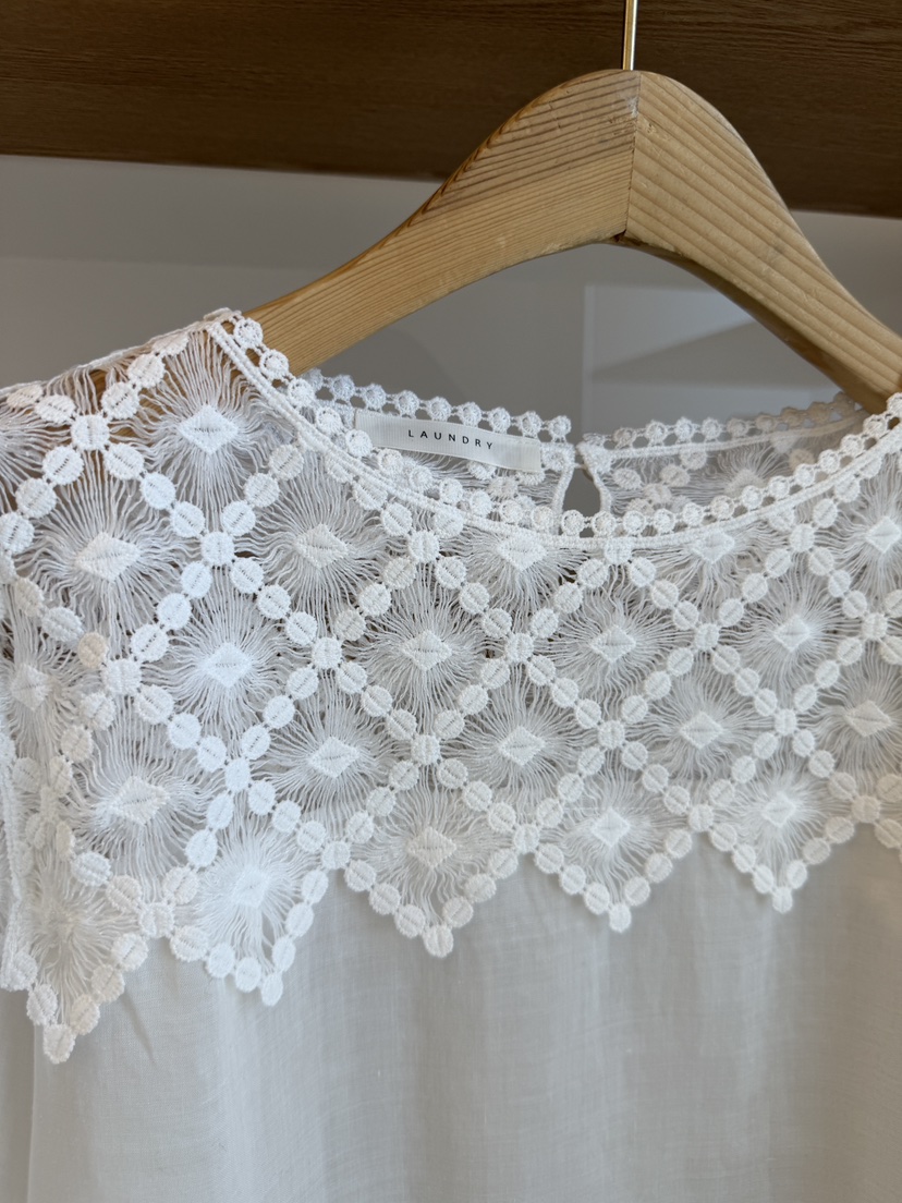 LAUNDRY韓國直郵女裝新品熱賣26夏季時尚襯衫蕾絲衫刺繡蕾絲LAUNDRY襯衫/蕾絲衫