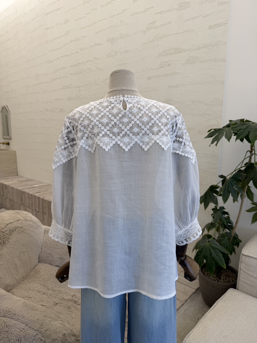 LAUNDRY韓國直郵女裝新品熱賣26夏季時尚襯衫蕾絲衫刺繡蕾絲LAUNDRY襯衫/蕾絲衫