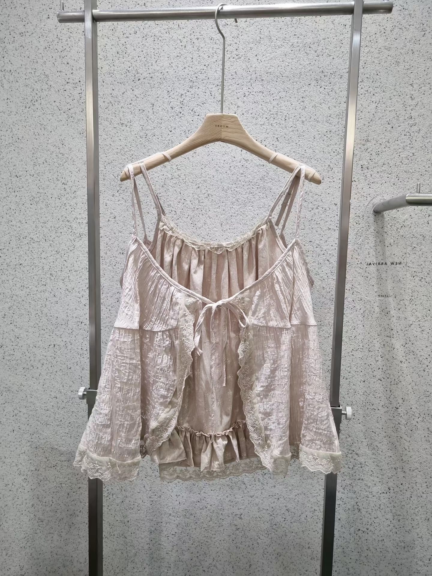 EROOM韓國東大門代購女士新款時尚人氣熱賣吊帶背心不含內搭EROOM吊帶/背心圖色2