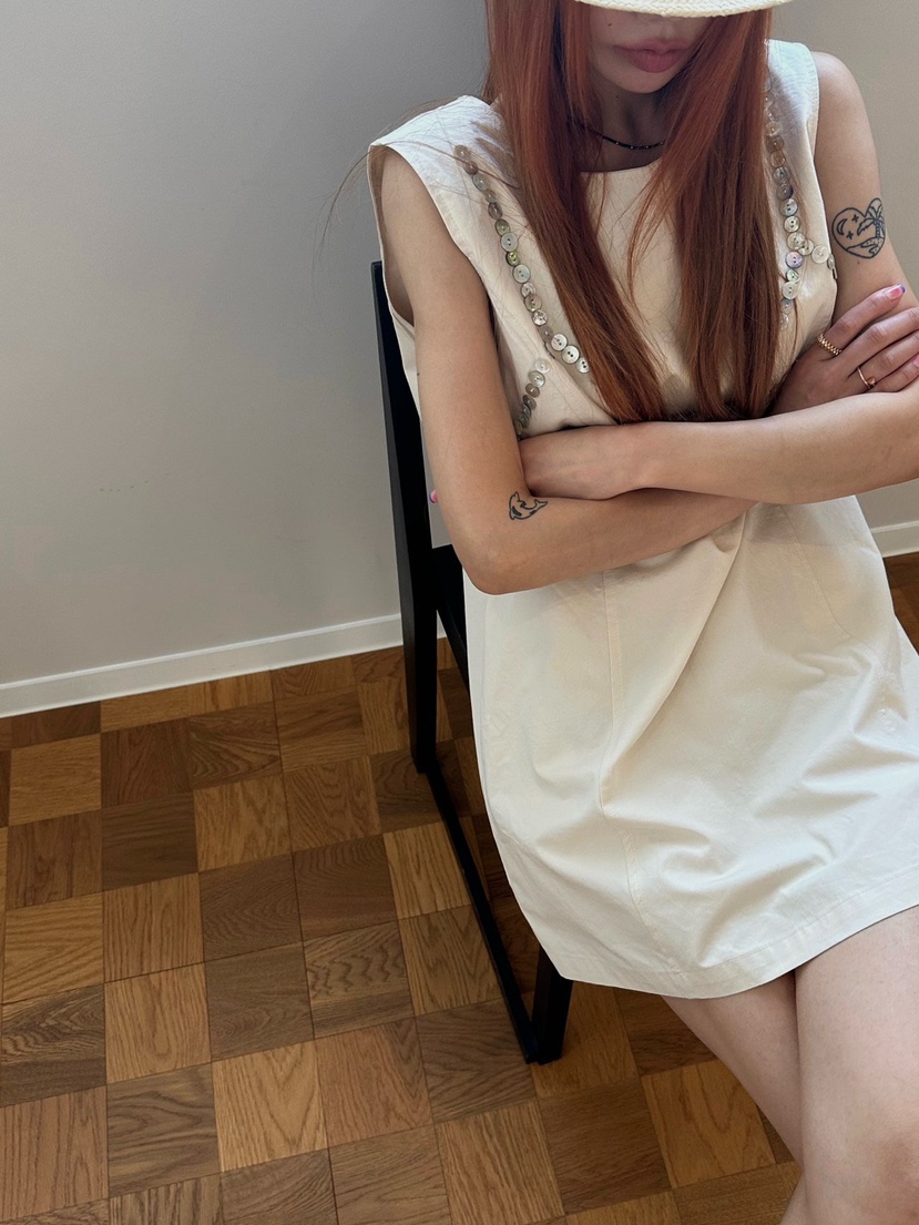 ZEROZERO東大門實拍韓國女士新品熱賣人氣連衣裙珍珠紐扣ZEROZERO連衣裙