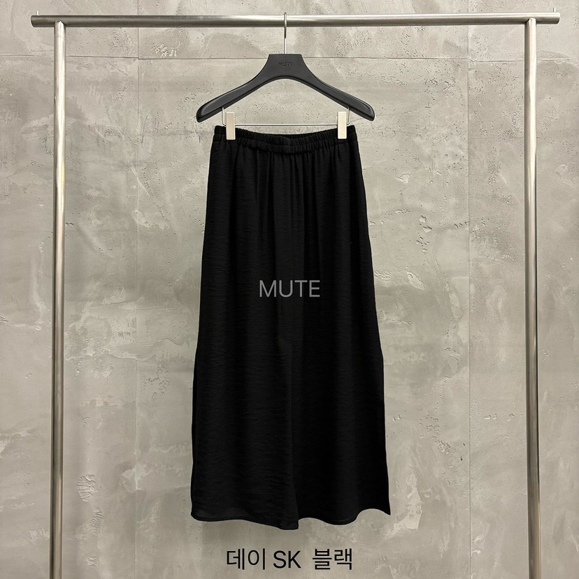 MUTE-P韓國東大門直郵女裝新品熱賣推薦休閑人氣26夏季長裙MUTE長裙圖色4黑色