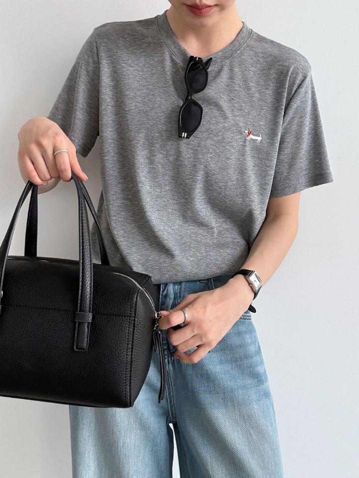 STAY HERE韓國東大門直郵女士新品推薦時尚人氣休閑T恤刺繡STAY HERET恤圖色1