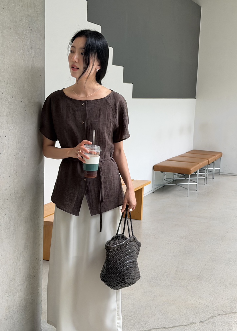 AMY GRACE-A東大門實拍韓國女裝新款26夏季襯衫蕾絲衫含腰繩船領AMY GRACE襯衫/蕾絲衫