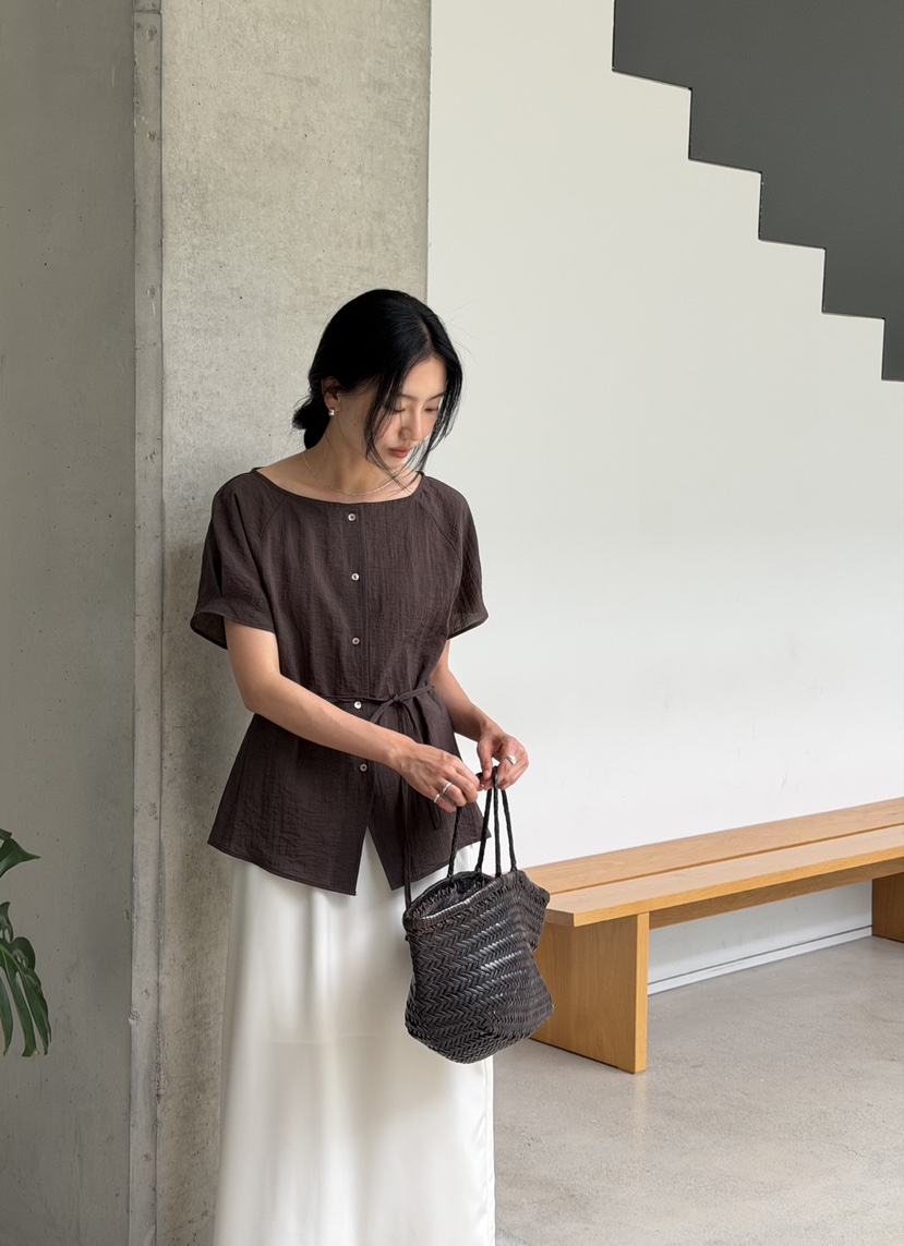 AMY GRACE-A東大門實拍韓國女裝新款26夏季襯衫蕾絲衫含腰繩船領AMY GRACE襯衫/蕾絲衫