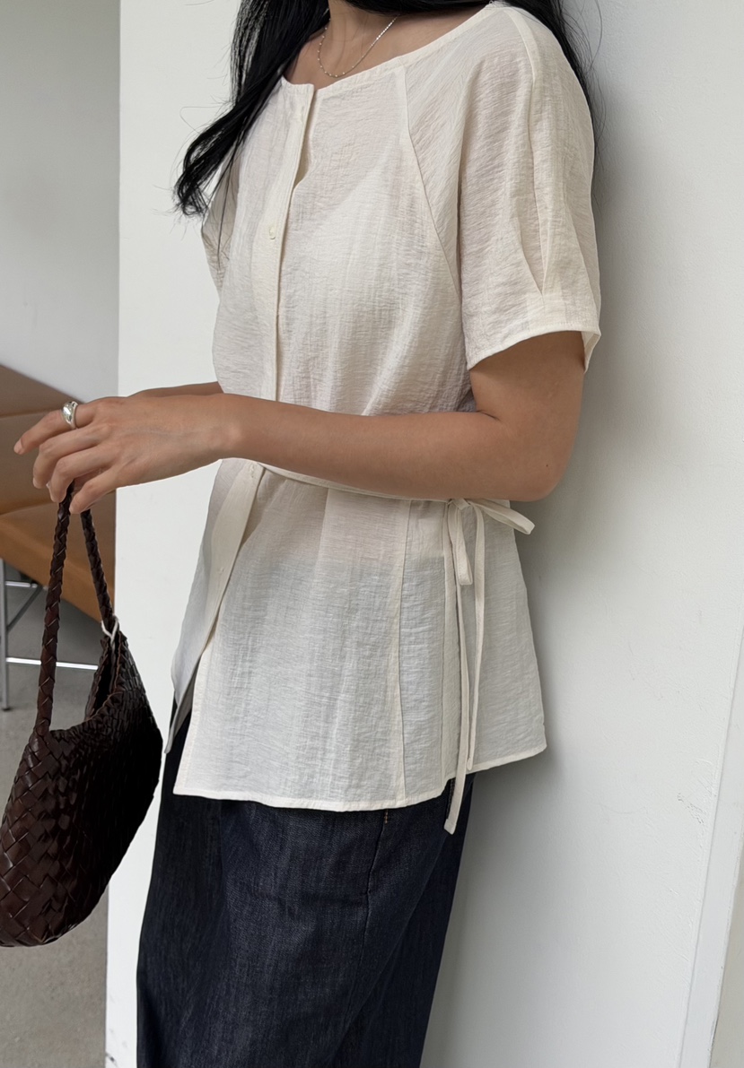 AMY GRACE-A東大門實拍韓國女裝新款26夏季襯衫蕾絲衫含腰繩船領AMY GRACE襯衫/蕾絲衫
