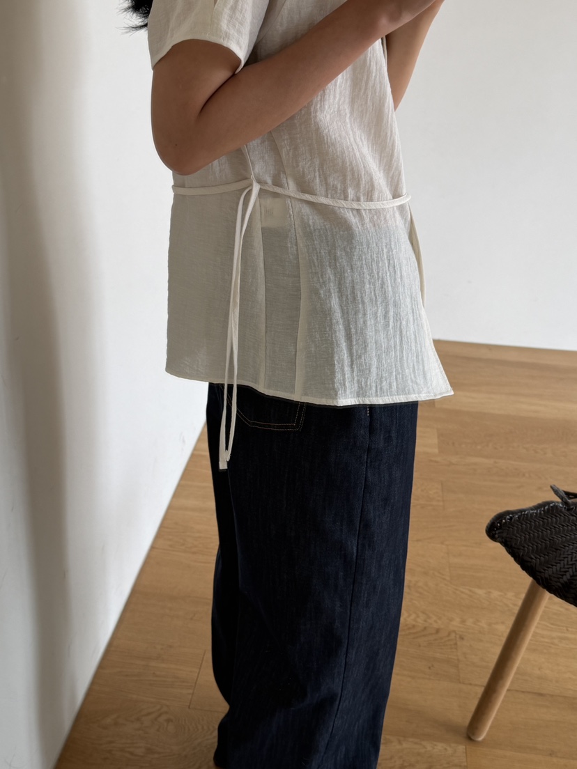 AMY GRACE-A東大門實拍韓國女裝新款26夏季襯衫蕾絲衫含腰繩船領AMY GRACE襯衫/蕾絲衫
