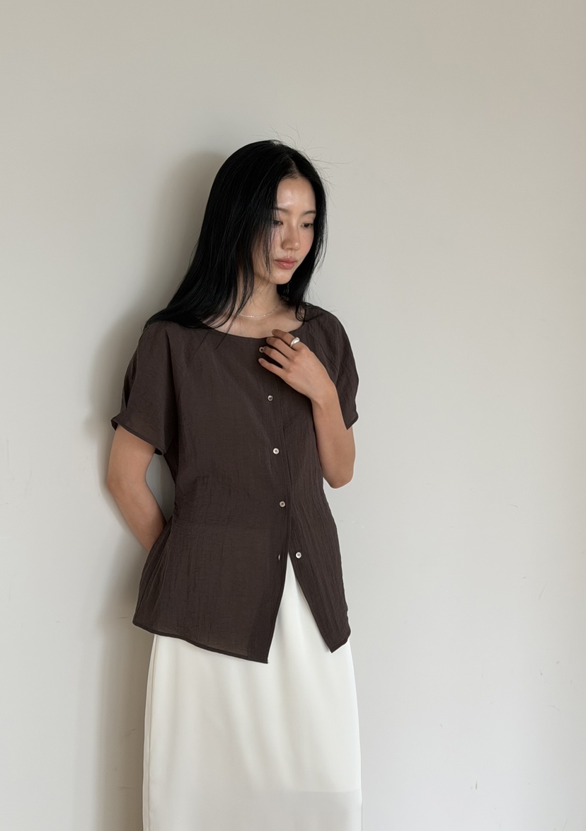 AMY GRACE-A東大門實拍韓國女裝新款26夏季襯衫蕾絲衫含腰繩船領AMY GRACE襯衫/蕾絲衫