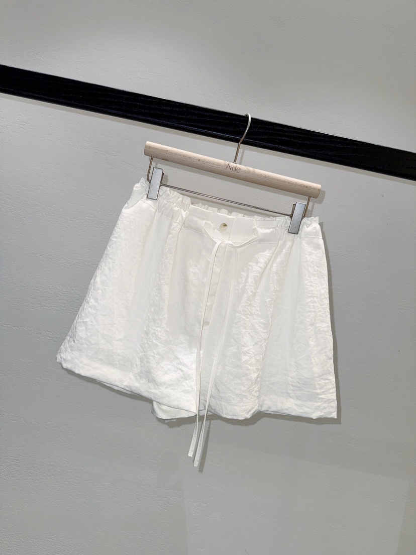NDE韓國東大門直郵女士新品26夏季熱賣時尚休閑短褲荷葉邊BOHEME_NDE短褲圖色1
