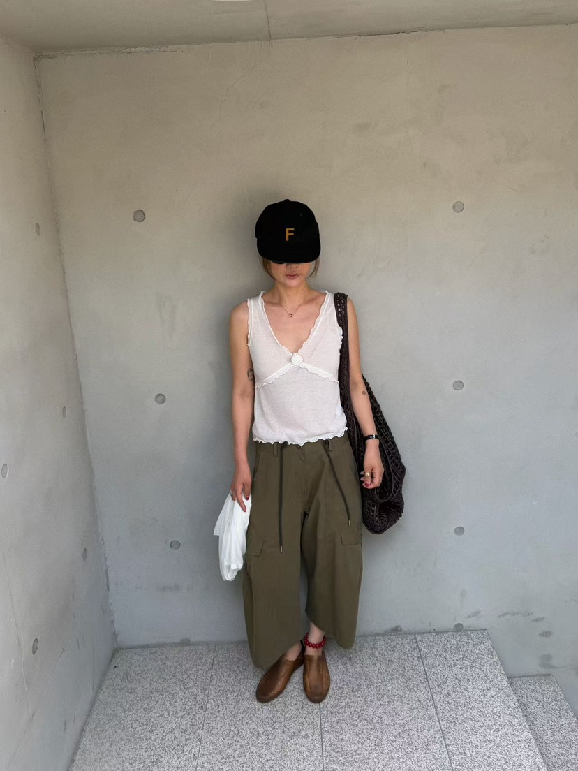OLI SEOUL韓國直郵女裝新品人氣熱賣時尚推薦吊帶背心無袖OLI SEOUL吊帶/背心