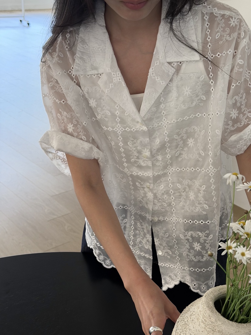 AMY GRACE-A韓國東大門代購女士新款人氣時尚襯衫蕾絲衫AMY GRACE襯衫/蕾絲衫