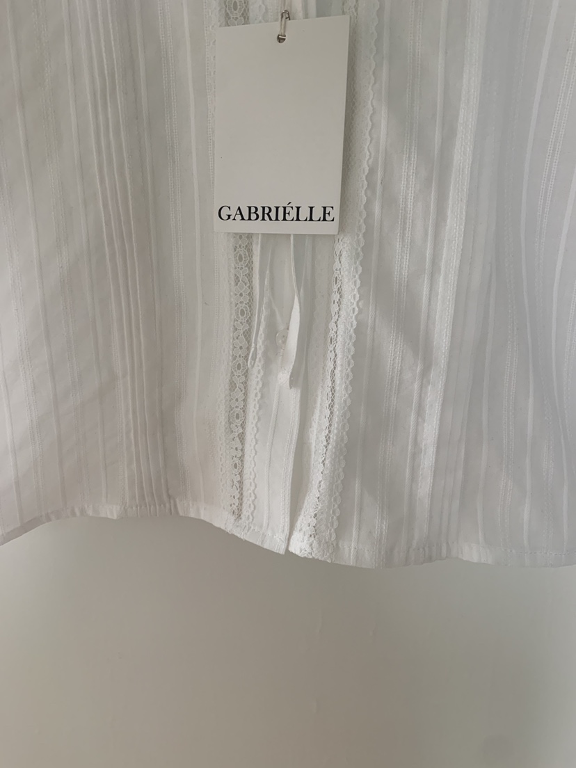 GABRIELLE韓國直郵女裝新品26夏季時尚人氣熱賣襯衫蕾絲衫GABRIELLE襯衫/蕾絲衫