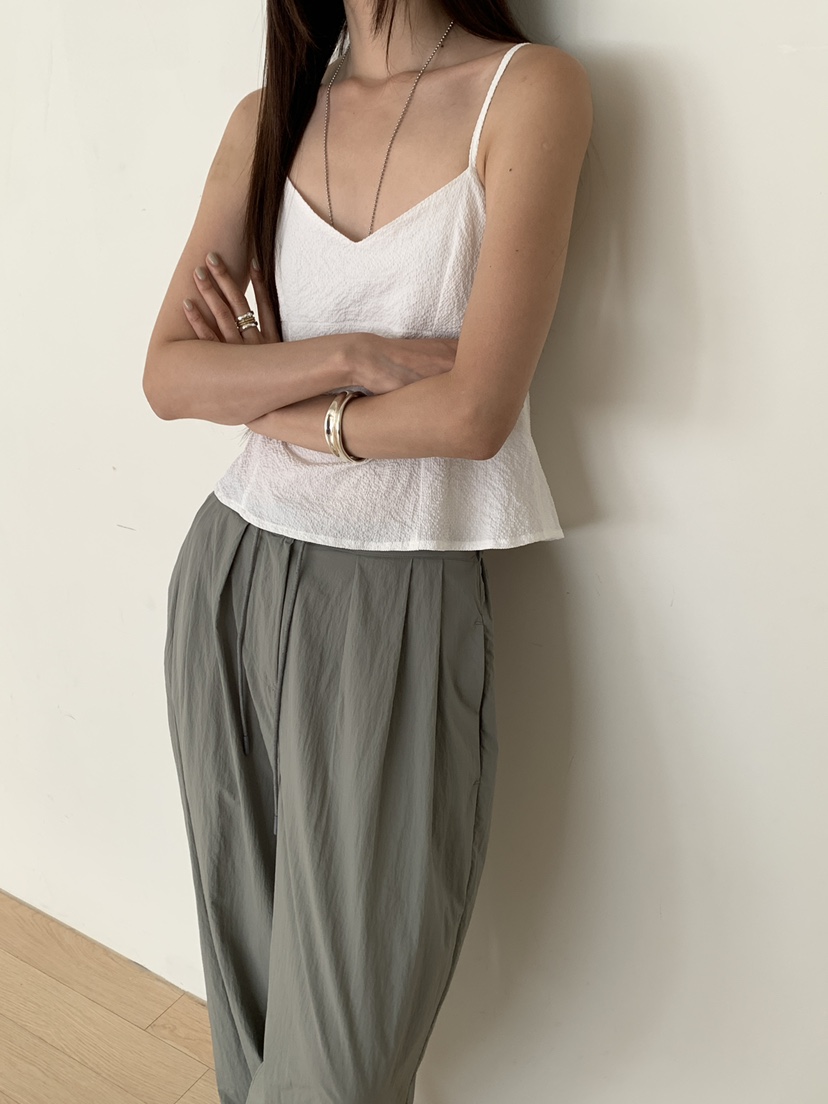 B_GARDER韓國代購女裝新款熱賣時尚休閑吊帶背心不含內搭B.GARDER吊帶/背心