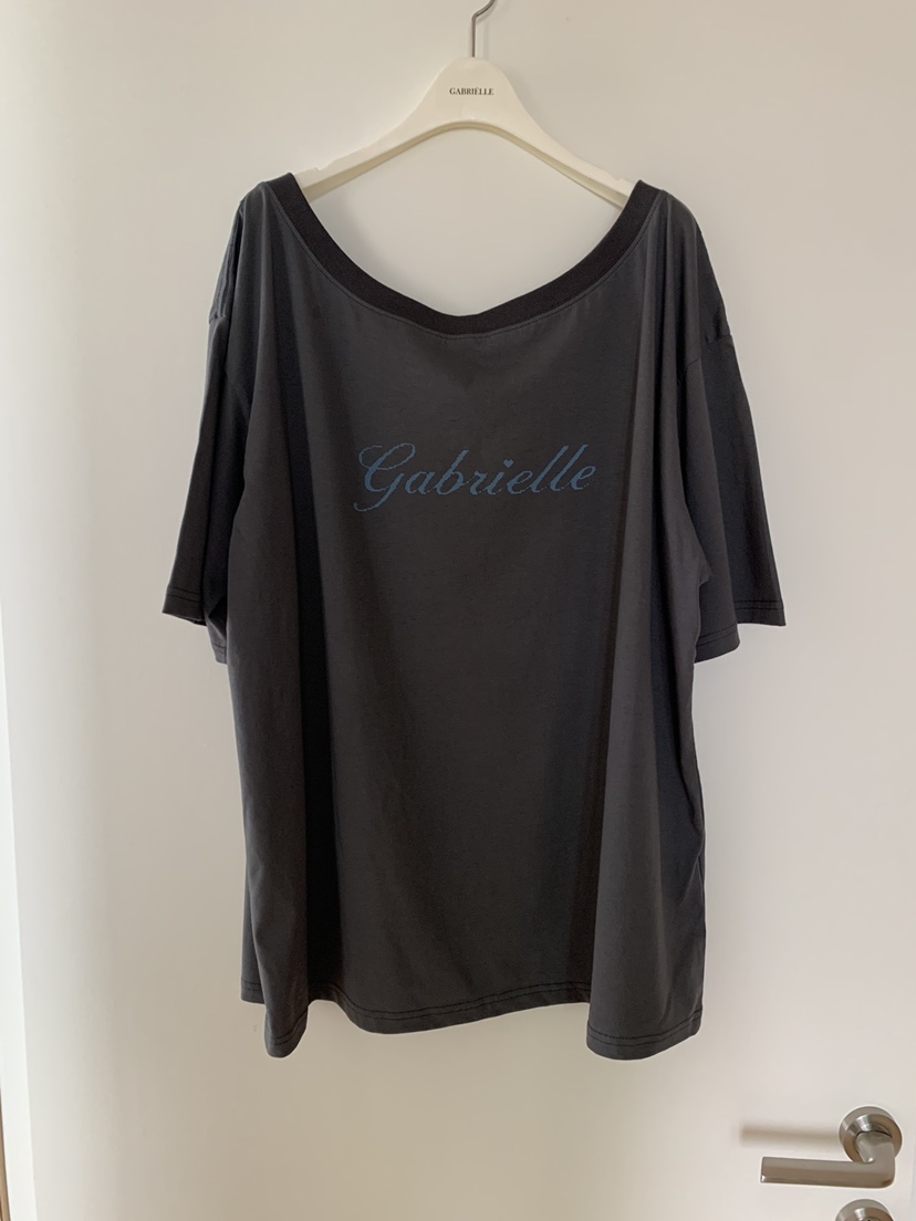 GABRIELLE韓國直郵實拍女士新款推薦人氣休閑時尚T恤露肩GABRIELLET恤圖色1