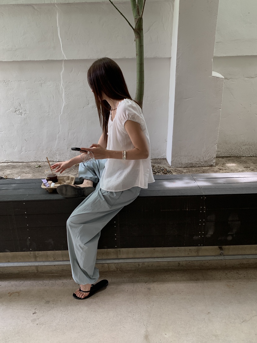 B_GARDER韓國直郵女士新款時尚熱賣人氣休閑推薦襯衫蕾絲衫B.GARDER襯衫/蕾絲衫