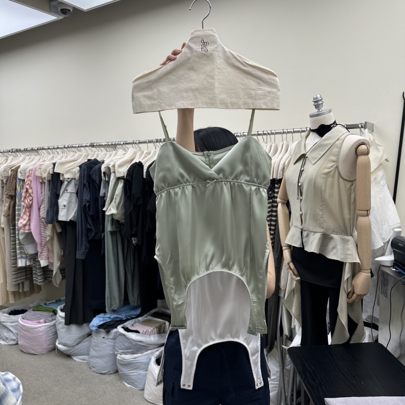 AMOEBA韓國東大門代購女裝新款休閑推薦吊帶背心無袖緞面AMOEBA吊帶/背心圖色2