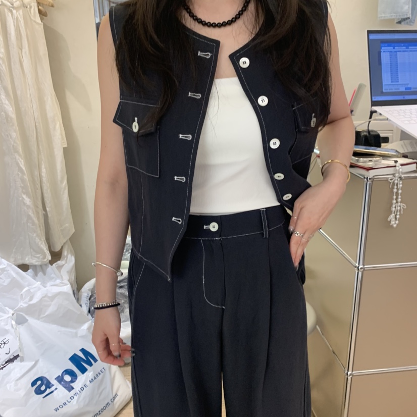 W AND J韓國直郵實拍女裝新品時尚推薦休閑熱賣人氣馬甲W AND J馬甲圖色2