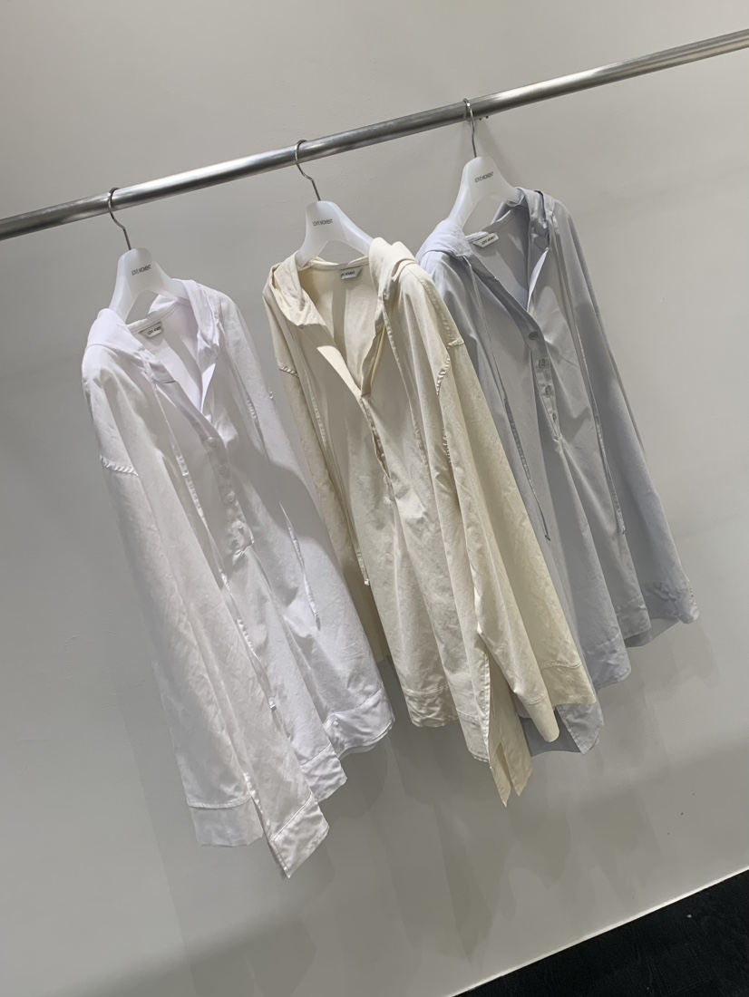 LOVE MOMENT韓國直郵實拍女士新款熱賣襯衫蕾絲衫連帽衫LOVE MOMENT襯衫/蕾絲衫
