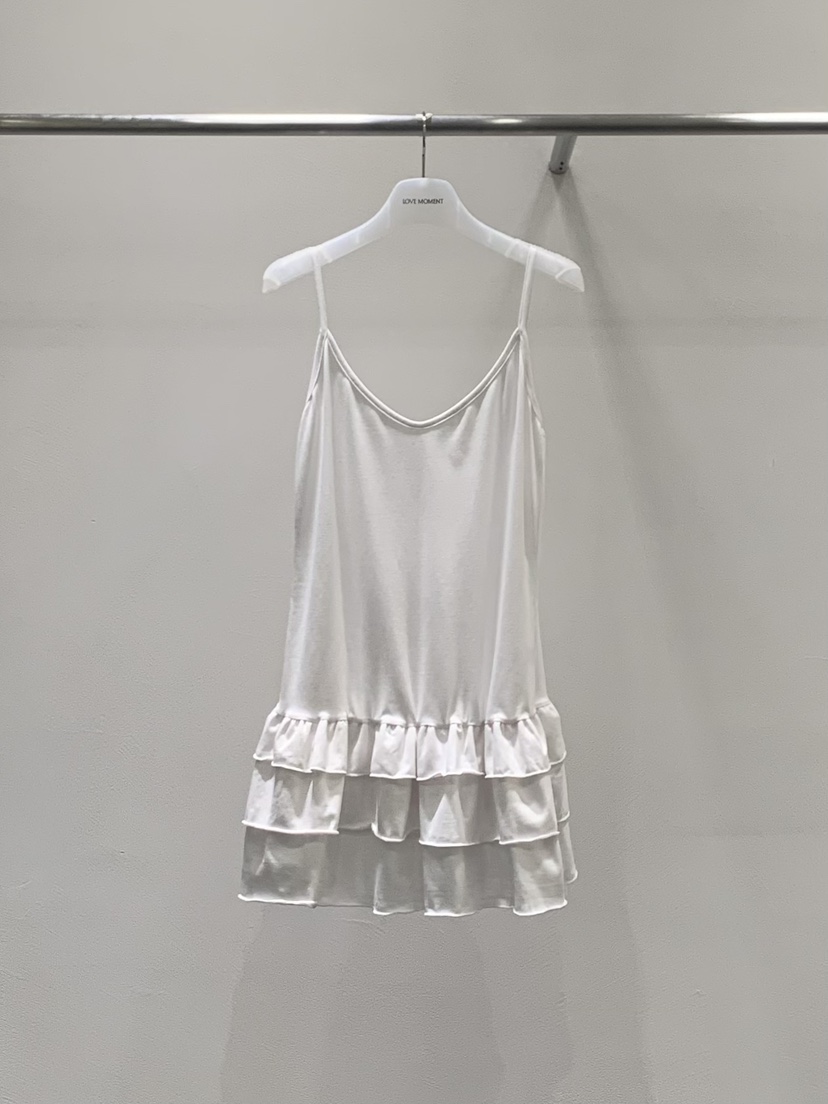 LOVE MOMENT韓國代購女裝新款26夏季吊帶背心荷葉邊無袖LOVE MOMENT吊帶/背心圖色1