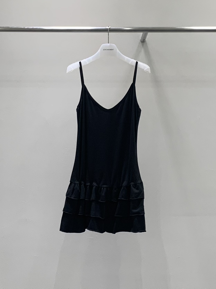 LOVE MOMENT韓國代購女裝新款26夏季吊帶背心荷葉邊無袖LOVE MOMENT吊帶/背心圖色2