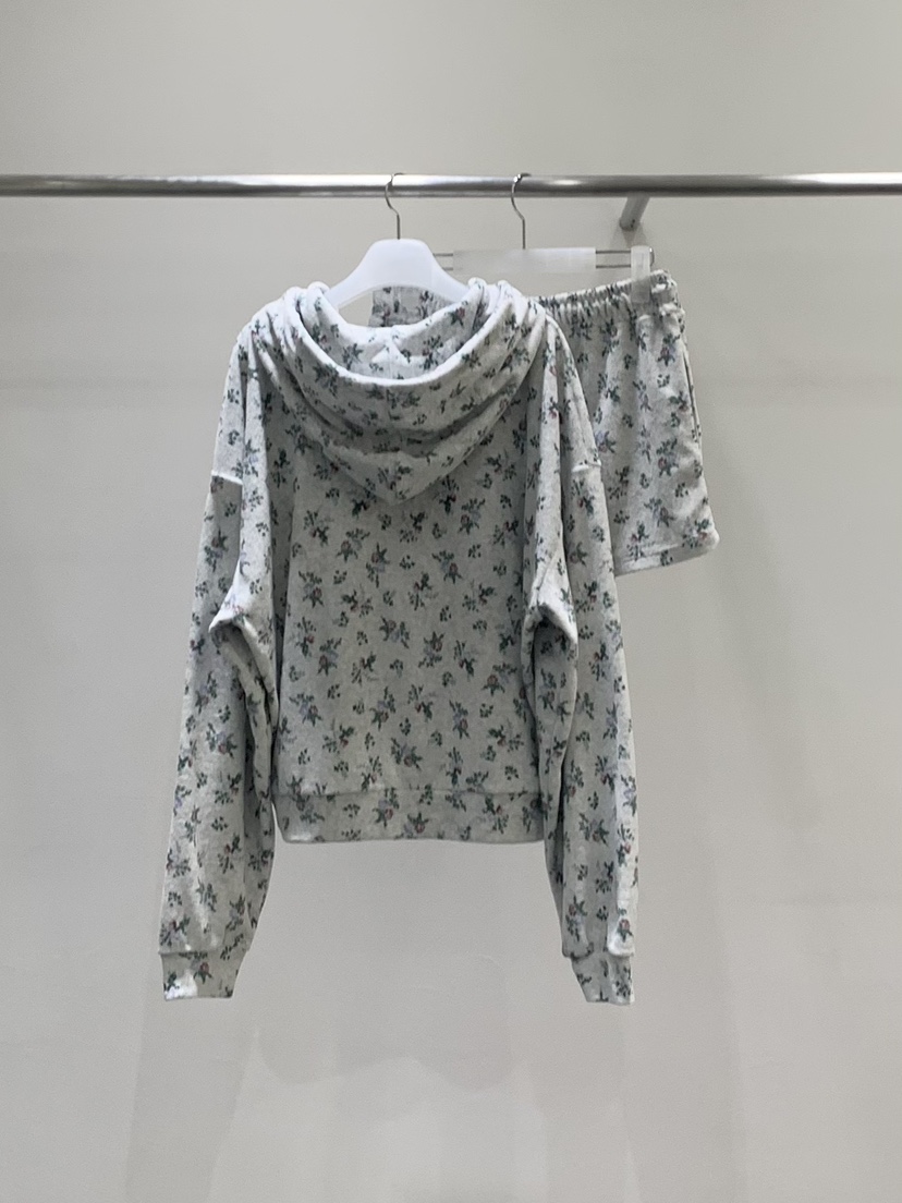 LOVE MOMENT東大門實拍韓國女裝新品熱賣休閑人氣套裝套裝LOVE MOMENT套裝