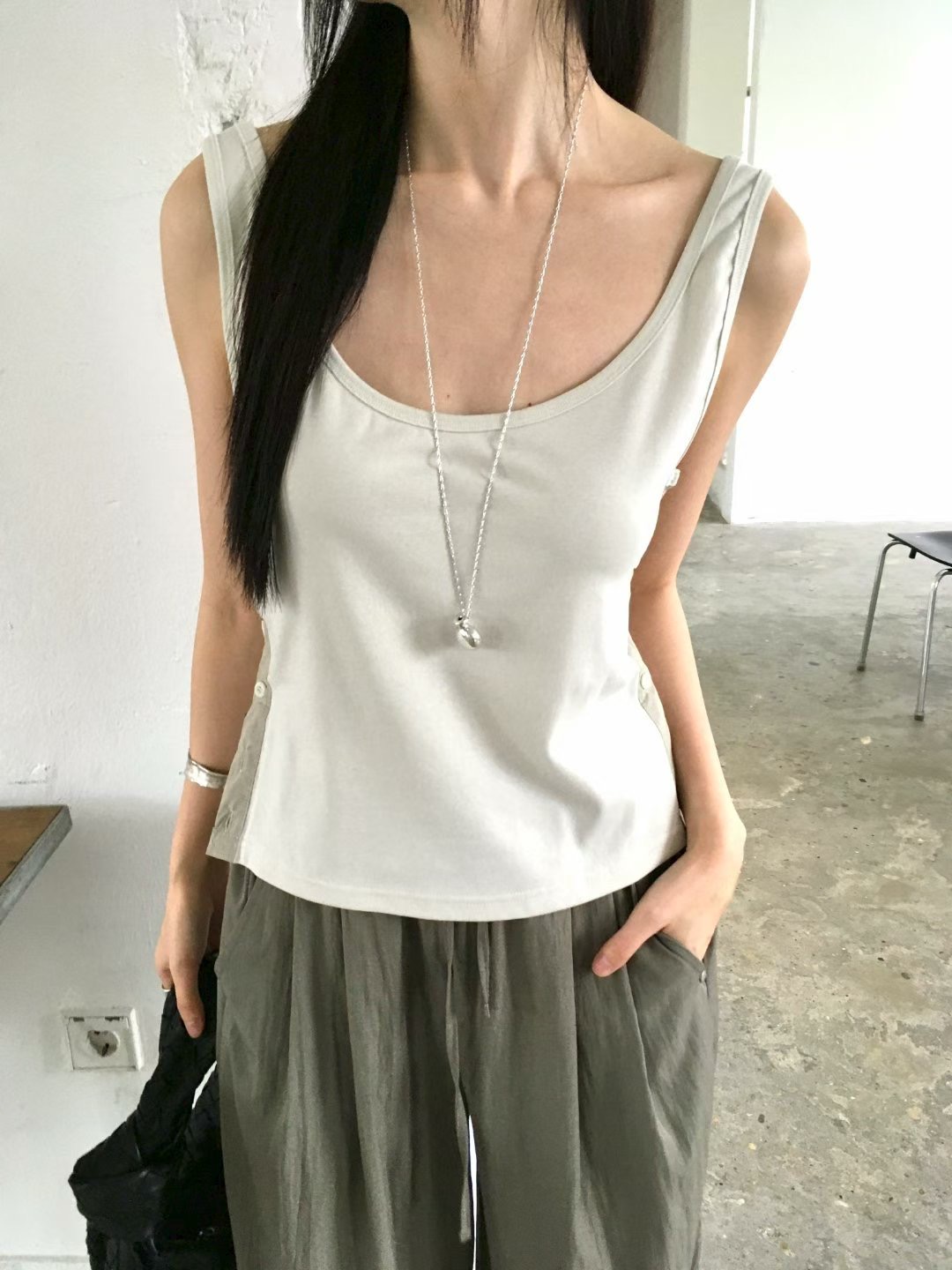 AVANDACE韓國直郵實拍女裝新品26夏季吊帶背心不含內搭無袖紐扣AVANDACE吊帶/背心圖色2