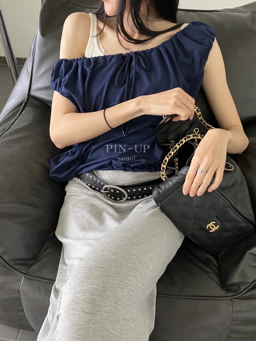 PIN-UP東大門實拍韓國女裝新品推薦熱賣26夏季時尚T恤口袋PIN-UPT恤