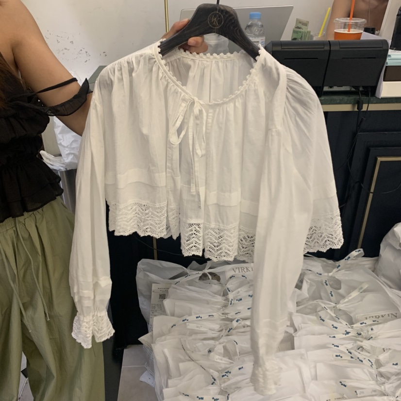 VIRKIN韓國東大門直郵女裝新品休閑人氣襯衫蕾絲衫羊毛開襟VIRKIN襯衫/蕾絲衫圖色1