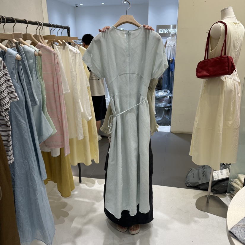 AURA韓國代購女士新款時尚熱賣26夏季人氣推薦休閑連衣裙Au ra連衣裙