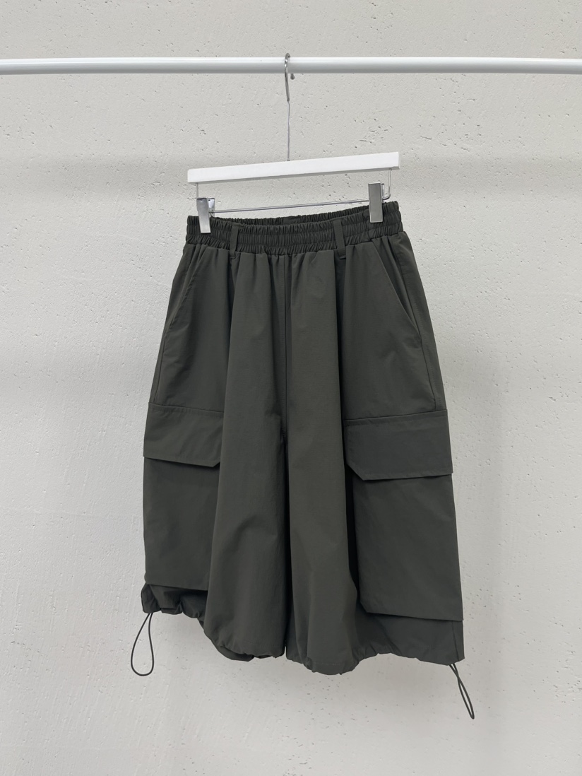 BEAMING SEOUL韓國東大門直郵女裝新品推薦短褲雙排扣工裝BEAMING SEOUL短褲圖色1