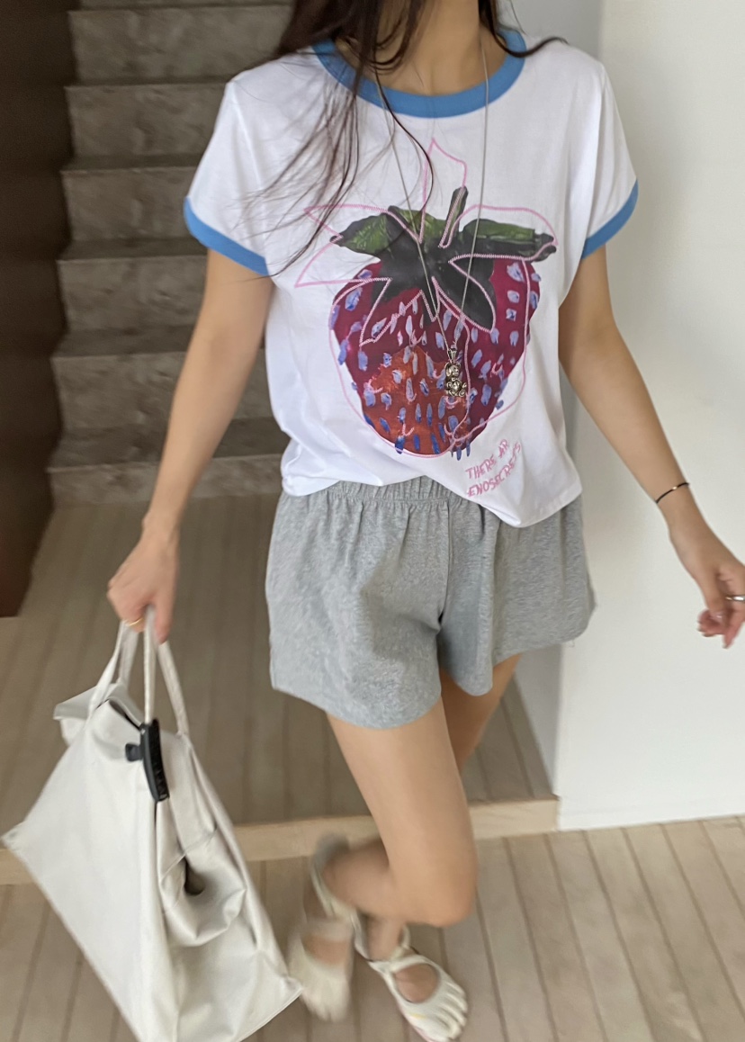 OUPPT韓國東大門直郵女裝新品時尚人氣推薦26夏季熱賣T恤OUPPTT恤