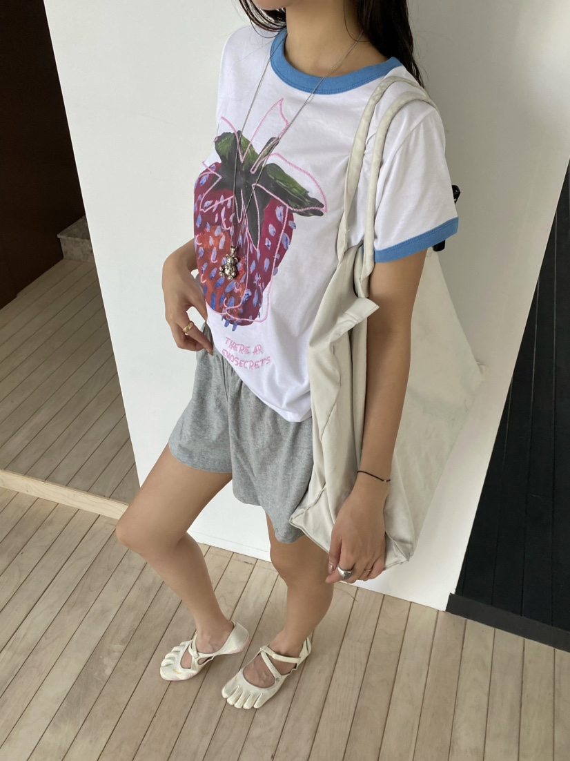 OUPPT韓國東大門直郵女裝新品時尚人氣推薦26夏季熱賣T恤OUPPTT恤