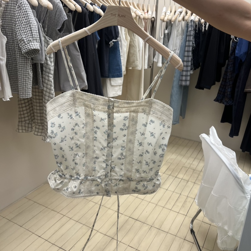 THEPLAN韓國代購女裝新品26夏季休閑吊帶背心小碎花蕾絲無袖THE PLAN吊帶/背心圖色2
