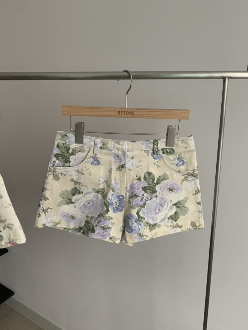 BETONE韓國東大門代購女士新款熱賣時尚26夏季推薦短褲花朵BETONE短褲圖色2