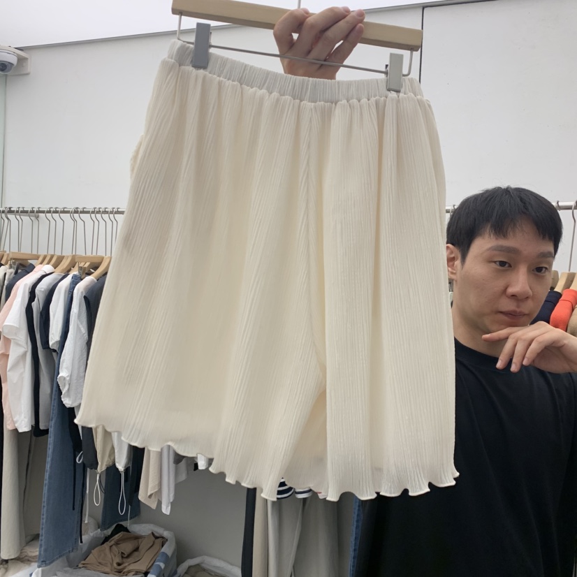 MOI-A韓國直郵女士新款時尚人氣26夏季休閑熱賣短褲褶裥MOI-A短褲