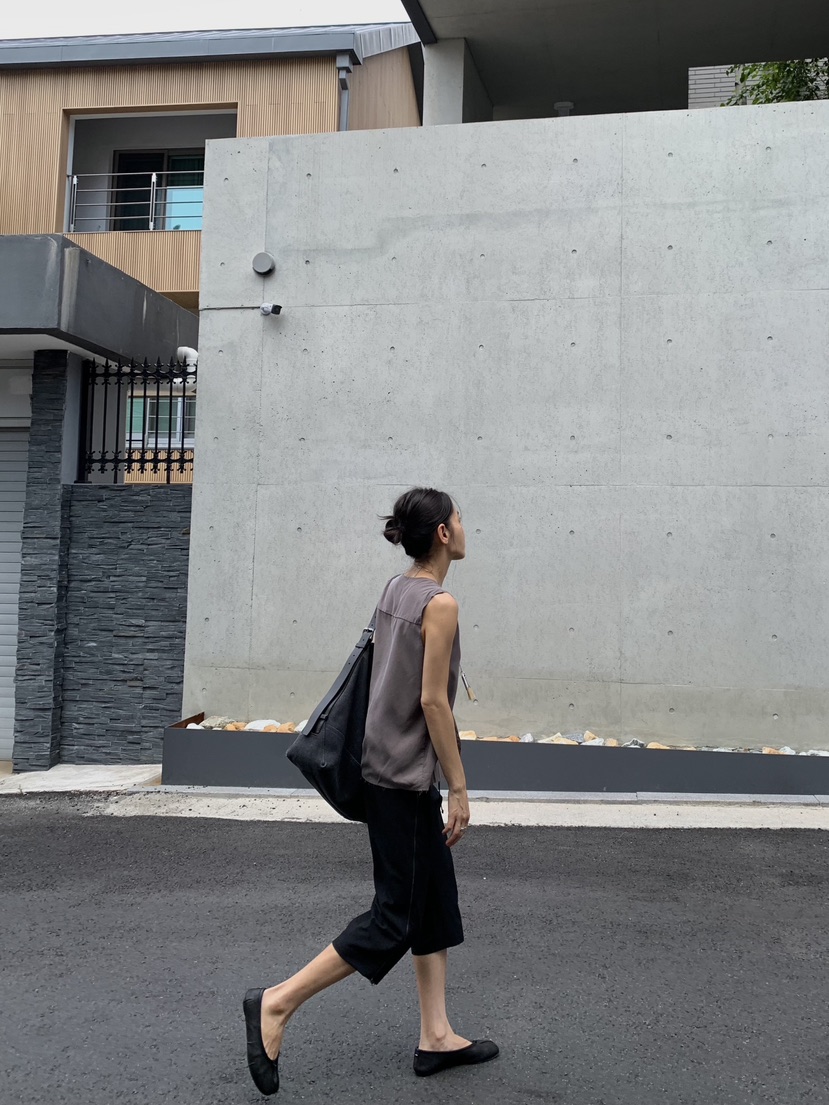 ROMANTICIZE韓國直郵女士新品熱賣人氣26夏季吊帶背心天絲開衩ROMANTICIZE吊帶/背心