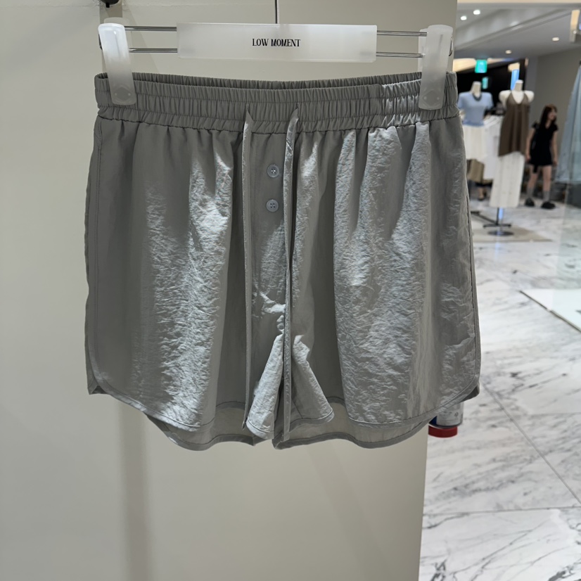 LOW MOMENT韓國東大門代購女士新品推薦26夏季熱賣休閑短褲LOW MOMENT短褲圖色2