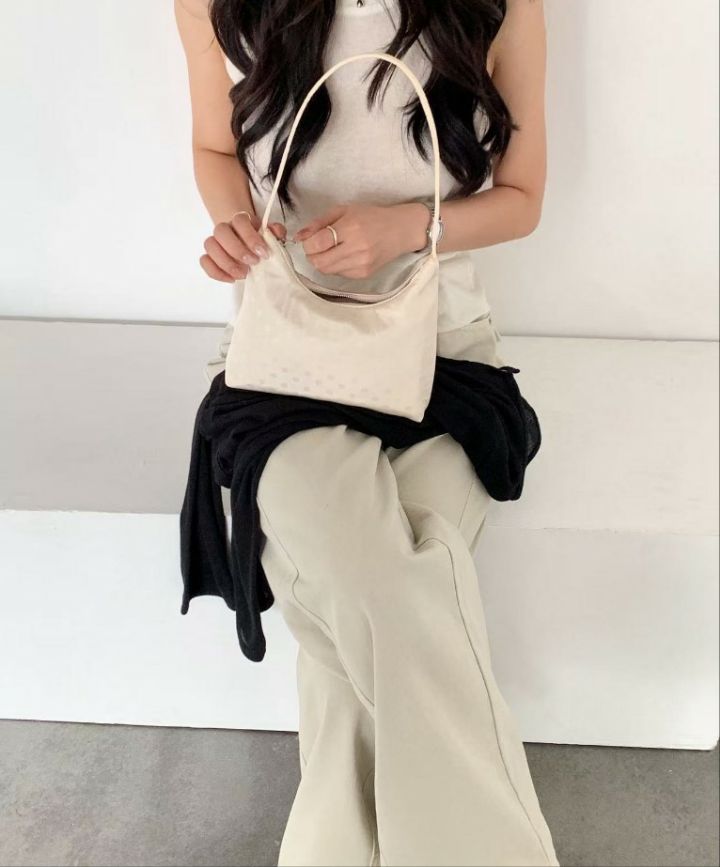 TROUVAILLE東大門實拍韓國女士新品26夏季熱賣手拿包腋下包TROUVAILLE手拿包/腋下包
