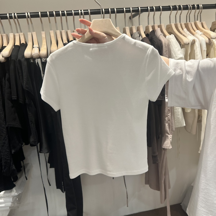 LE BUTTER韓國直郵實拍女裝新品時尚推薦人氣熱賣休閑T恤LE BUTTERT恤