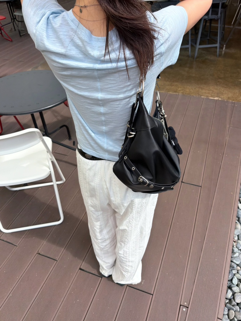 GLITTER韓國東大門直郵女裝新款時尚推薦休閑熱賣人氣T恤GLITTERT恤