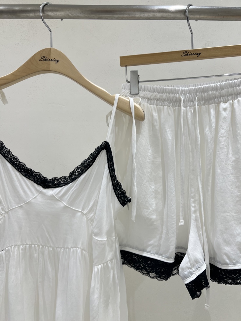 SHIRRING韓國東大門直郵女裝新品熱賣時尚推薦套裝打折套裝SHIRRING套裝