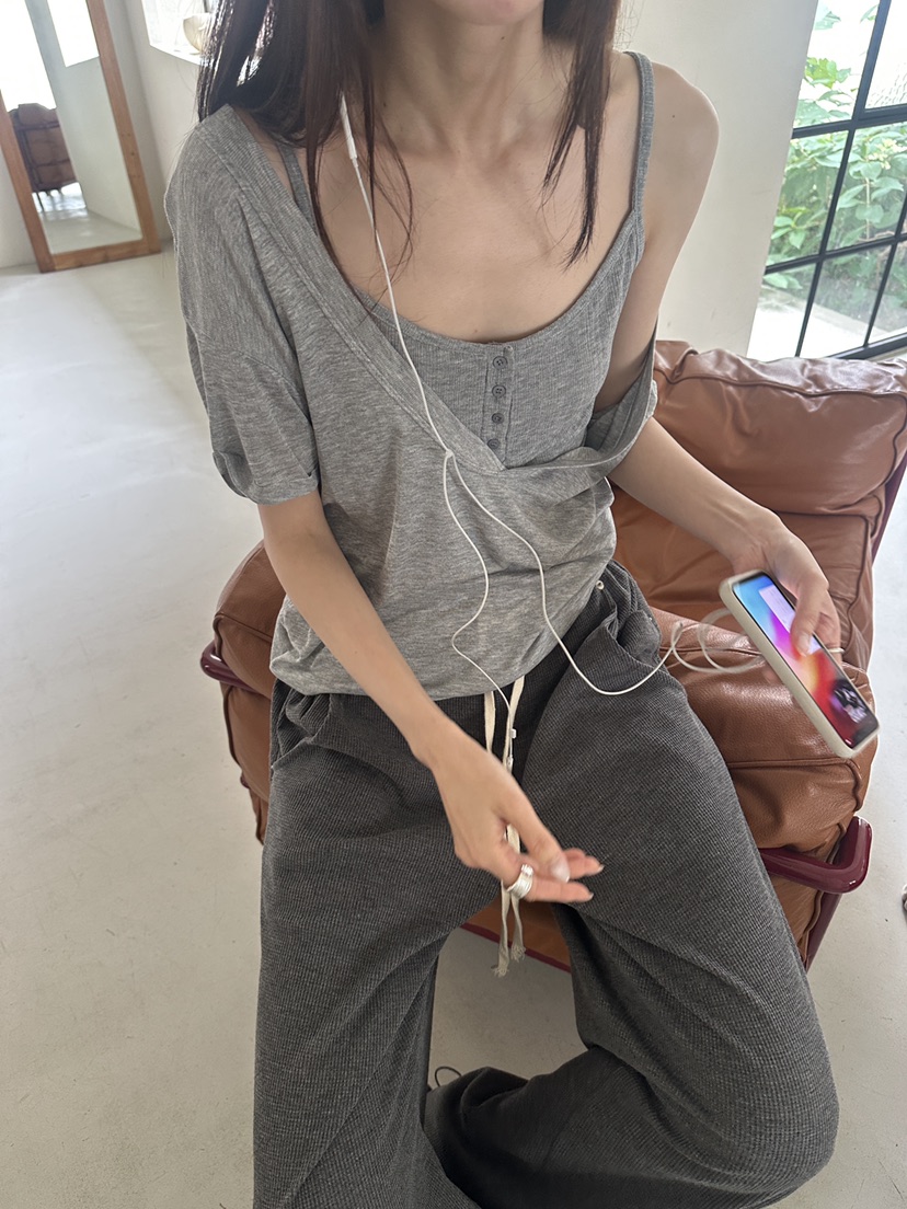 BOWIE韓國直郵實拍女裝新款時尚休閑推薦人氣26夏季T恤V領BOWIET恤