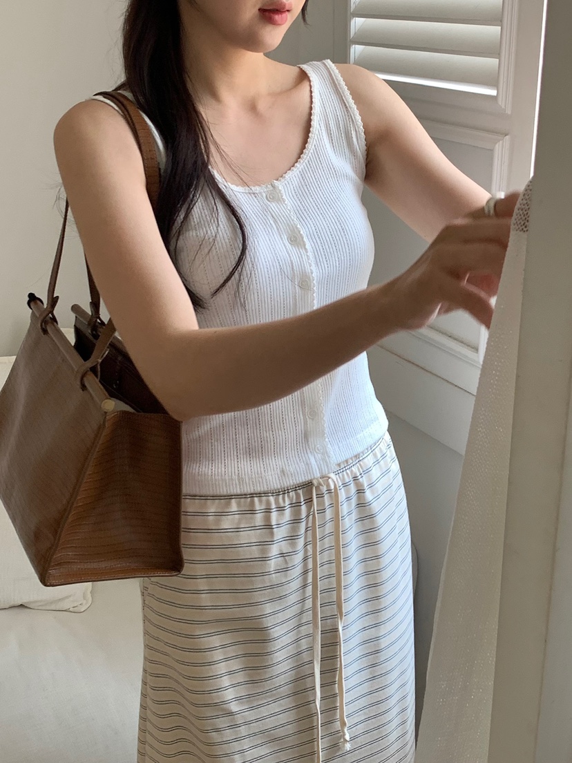 BLEECKER東大門實拍韓國女士新品熱賣休閑吊帶背心刺繡紐扣BLEECKER吊帶/背心