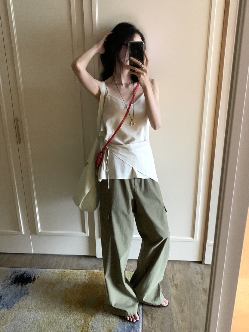 LOFN東大門實拍韓國女裝新品人氣熱賣時尚休閑推薦吊帶背心LOFN吊帶/背心