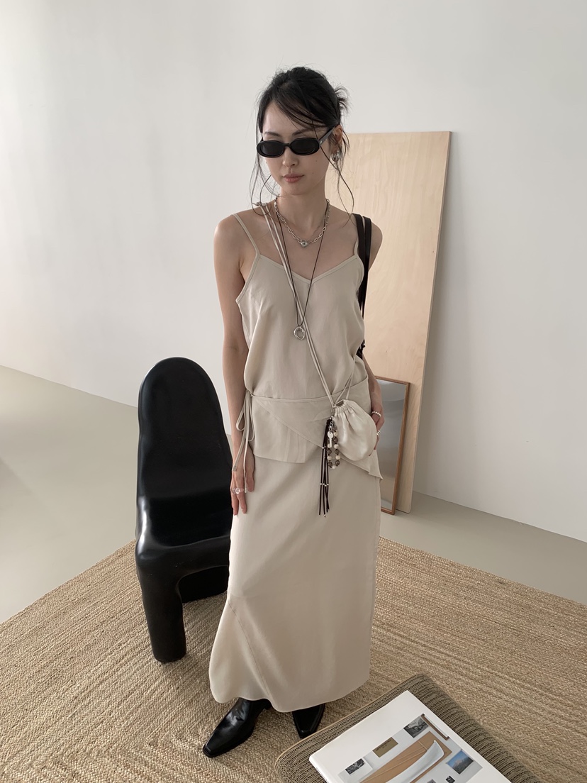 LOFN東大門實拍韓國女裝新品人氣熱賣時尚休閑推薦吊帶背心LOFN吊帶/背心