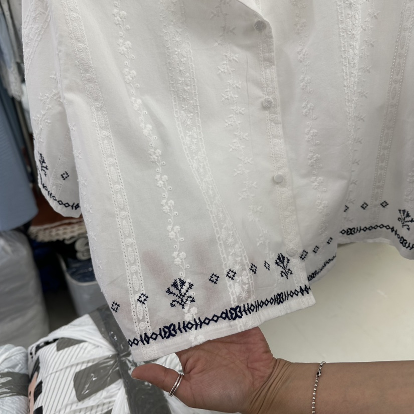 CORNER韓國東大門直郵女士新品推薦熱賣時尚襯衫蕾絲衫刺繡CORNER.302襯衫/蕾絲衫